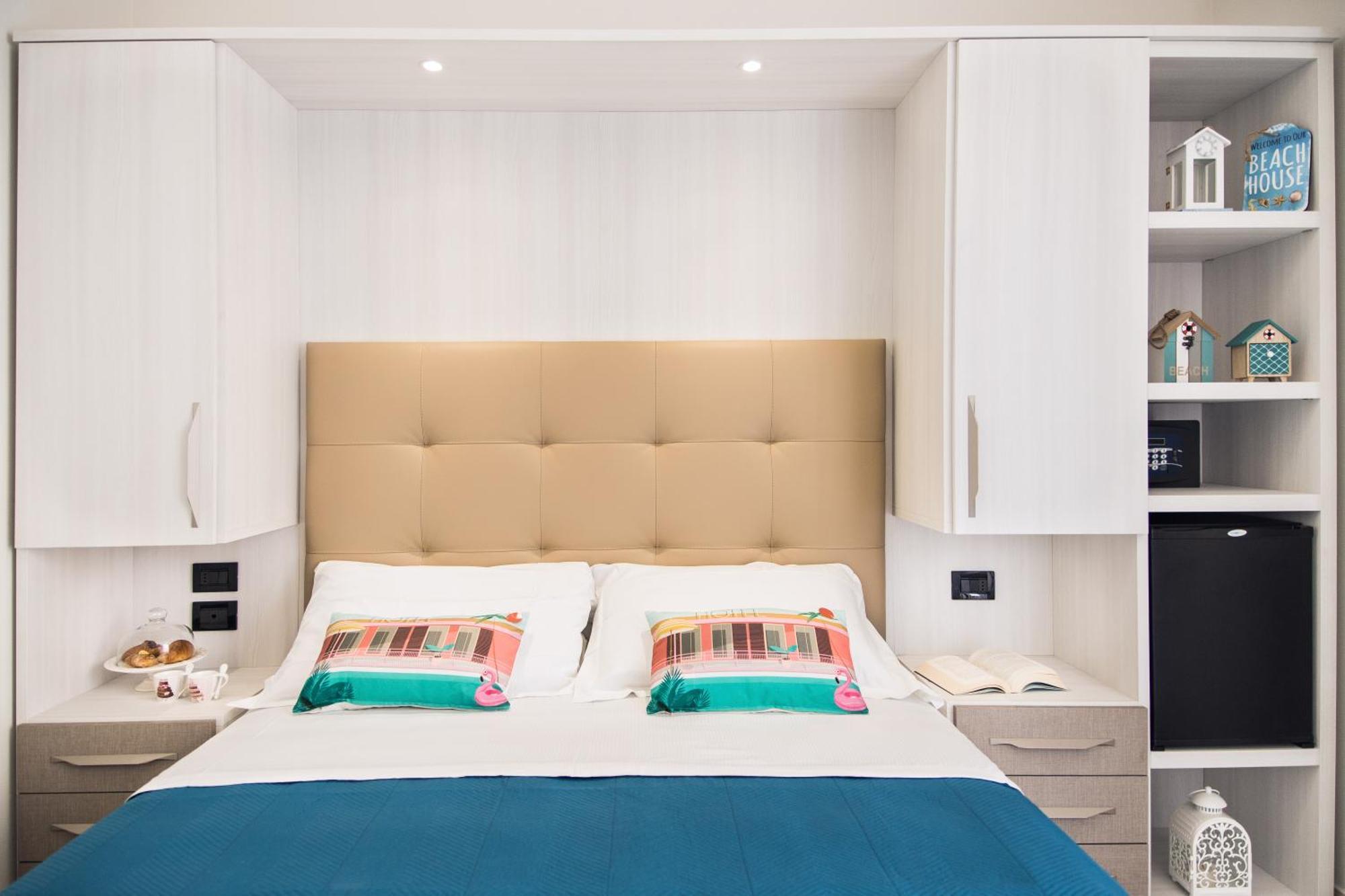 Viva Beach Hotel リミニ エクステリア 写真