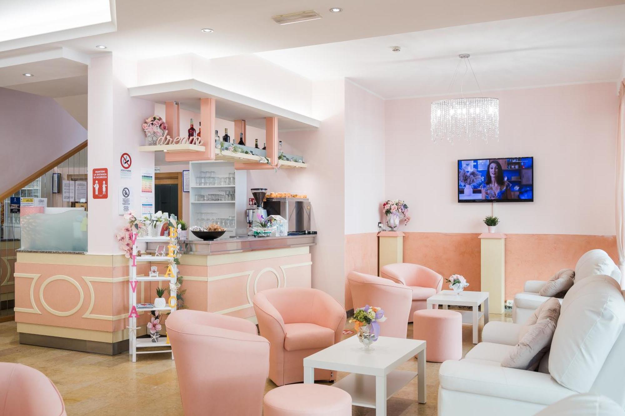 Viva Beach Hotel リミニ エクステリア 写真