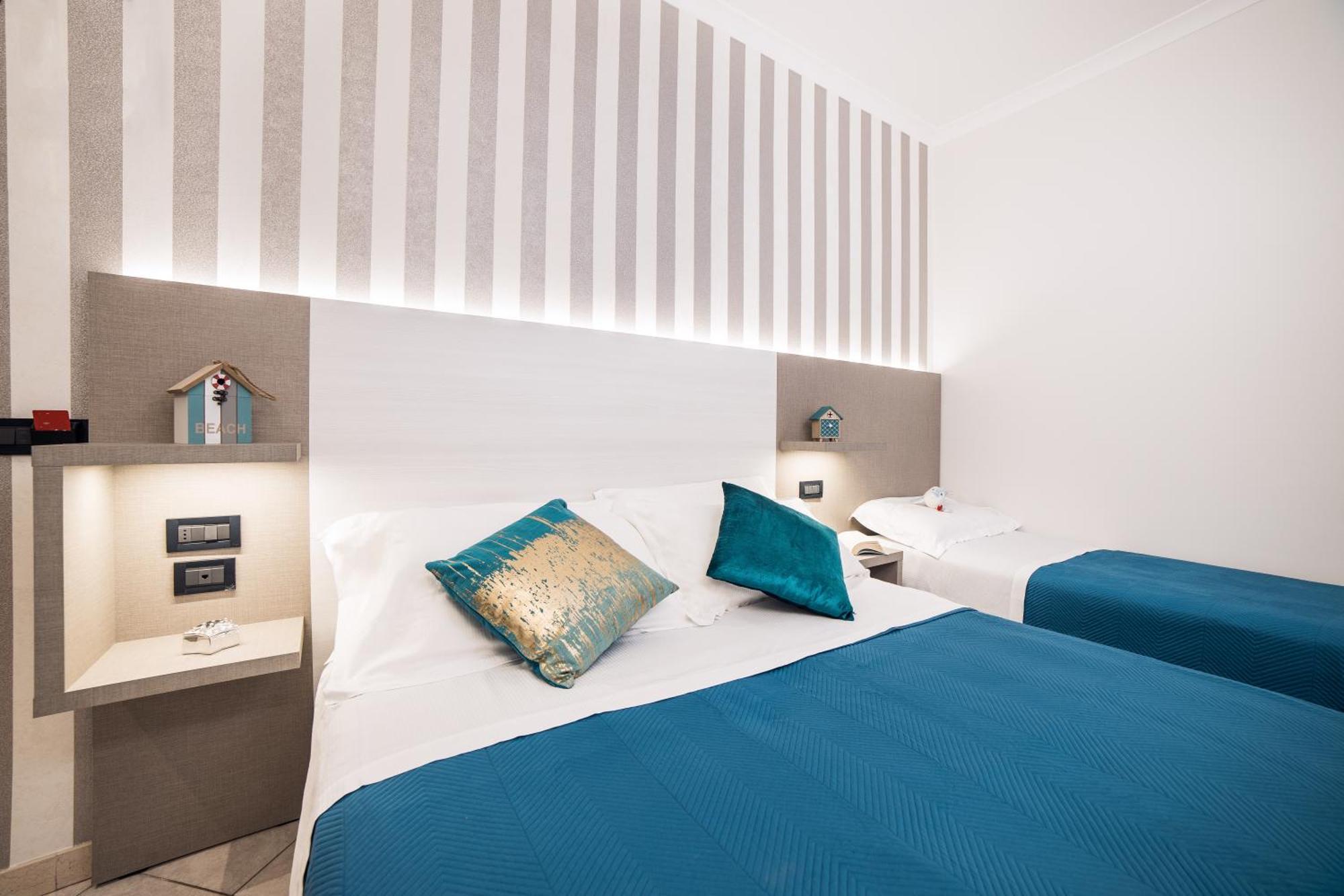 Viva Beach Hotel リミニ エクステリア 写真