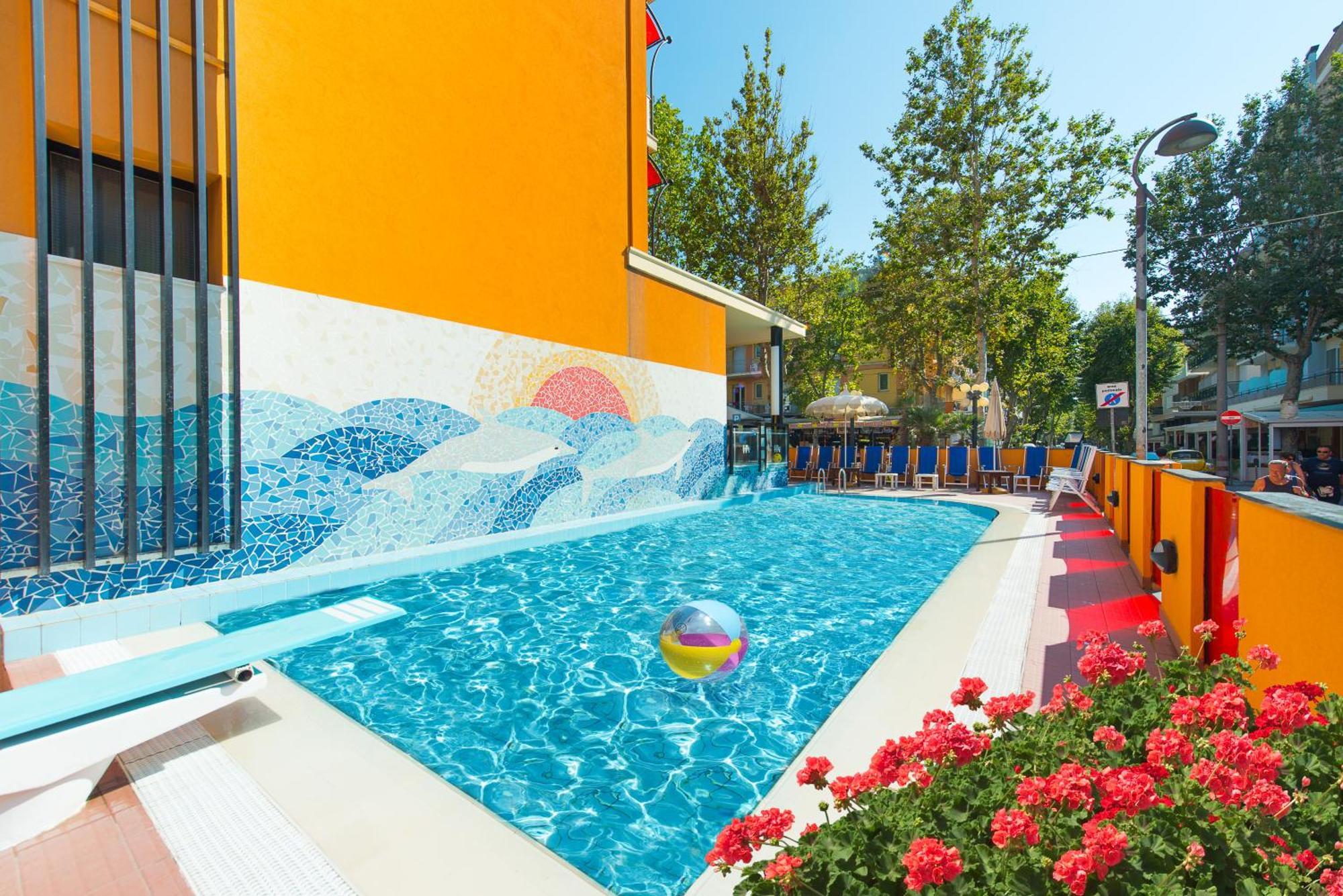 Viva Beach Hotel リミニ エクステリア 写真